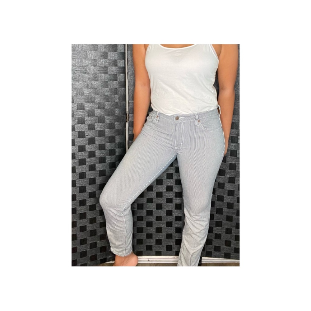 Levi’s boyfriend jeans